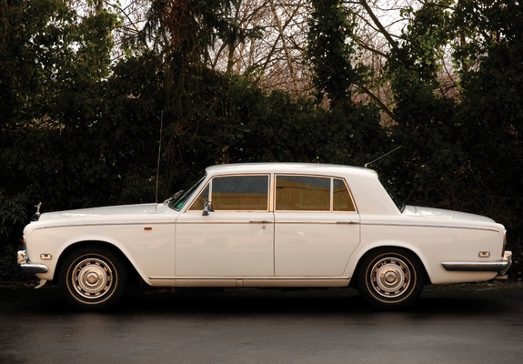 Rolls-Royce Silver Shadow 1965–77 wallpapers