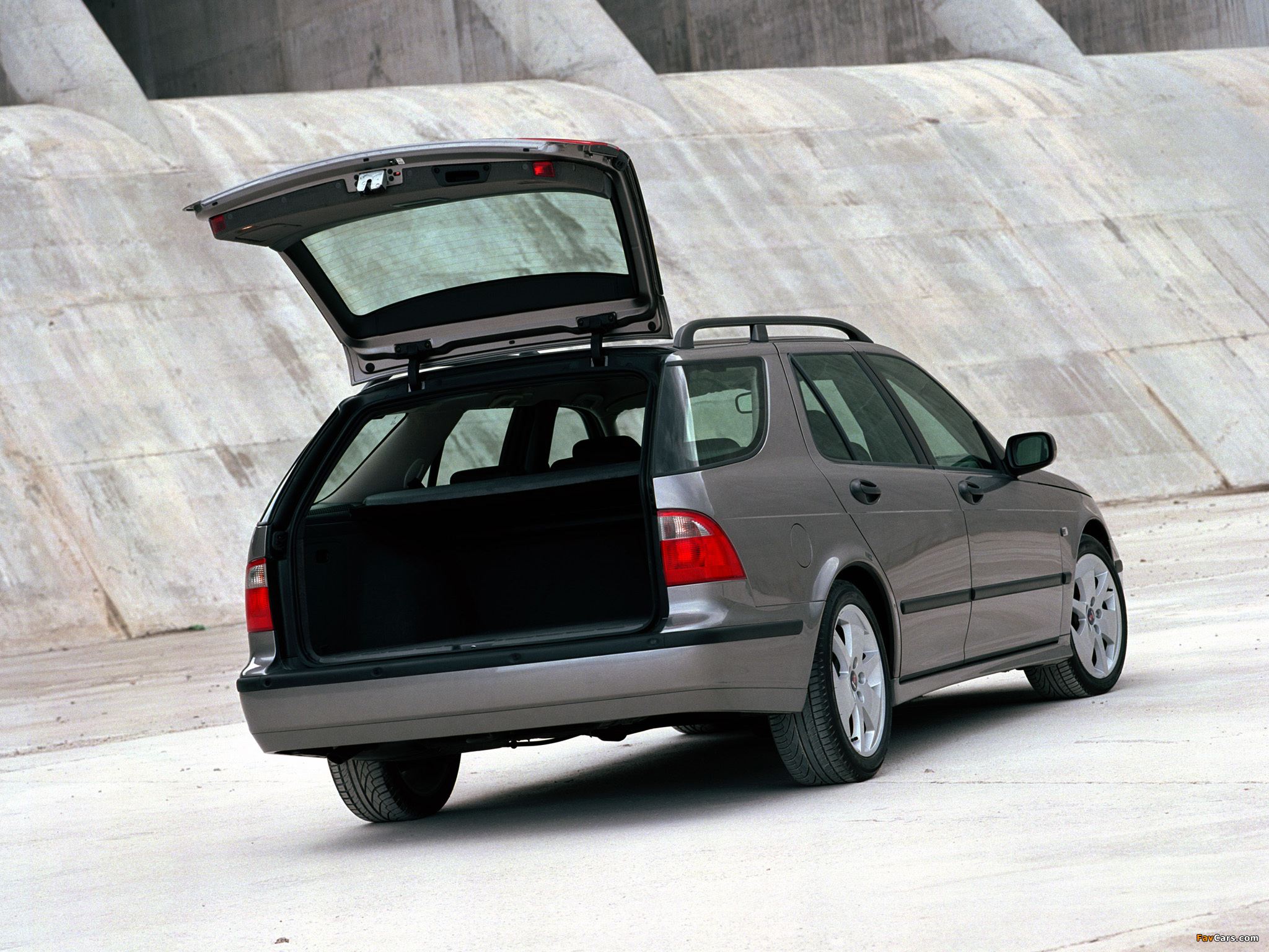 Универсал 1 7. Saab 9-5 Wagon. Сааб 9-5 универсал. Saab 9-5 универсал 1999. Универсал 9-5 Saab 2005.