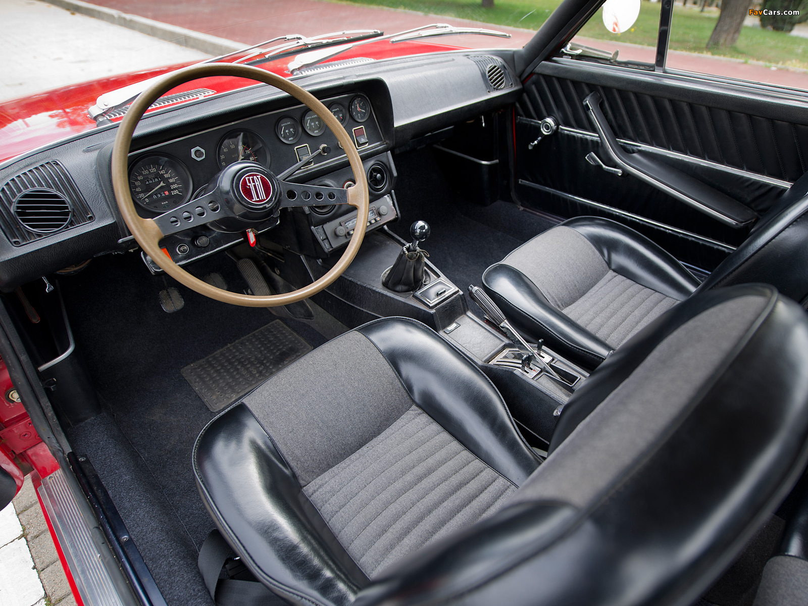 Photos of Seat 124 Sport 1600 1970–73 (1600 x 1200)