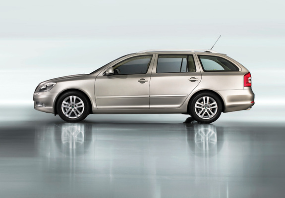 Photos of Škoda Octavia Combi (1Z) 2008–13