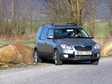 Škoda Roomster Scout 2007–10 images