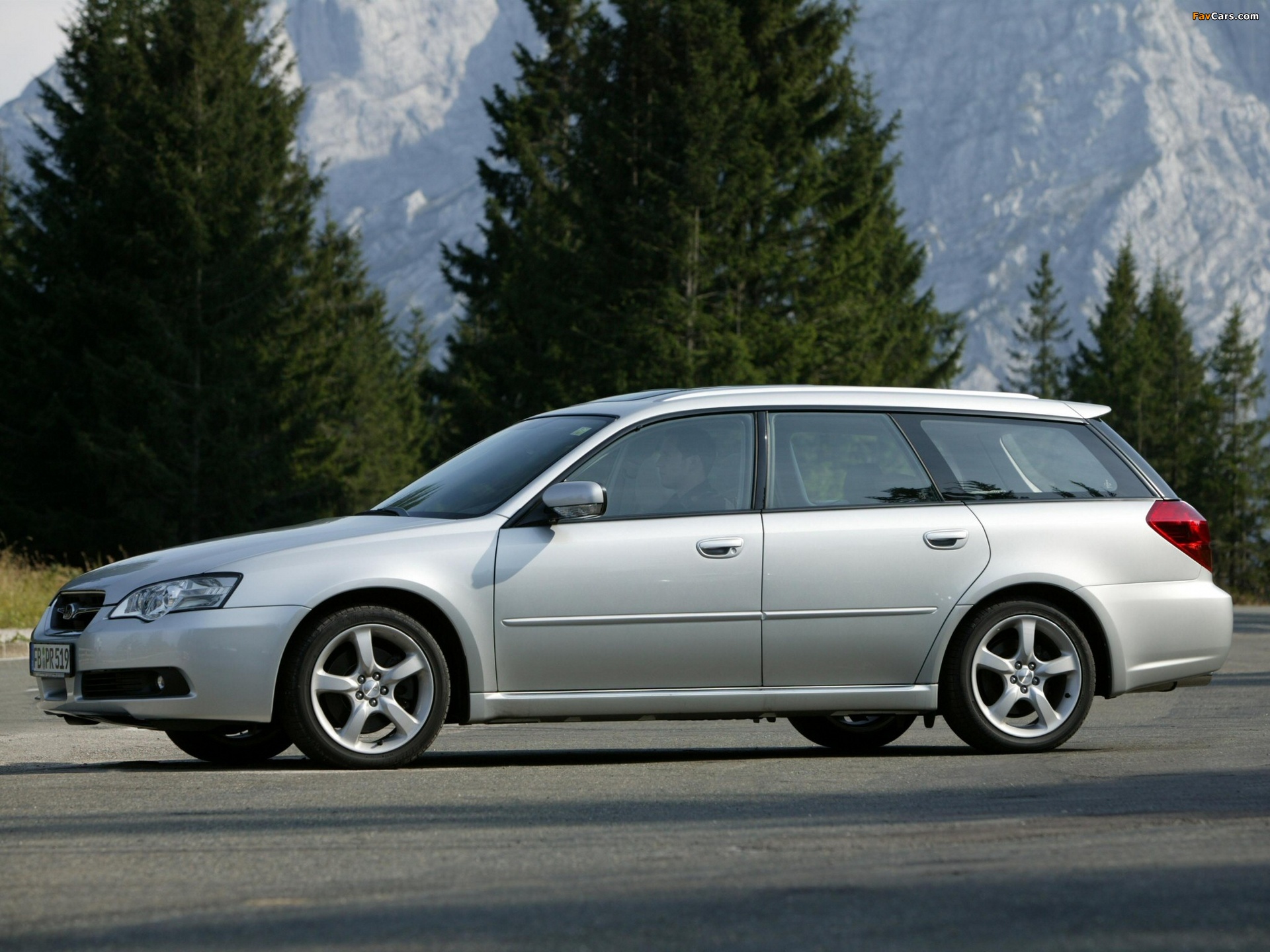 Pictures of Subaru Legacy 3.0R Station Wagon 200306