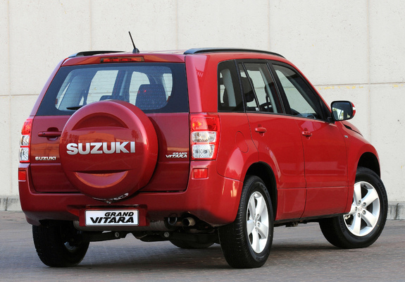 Suzuki Grand Vitara 5-door ZA-spec 2008–12 photos