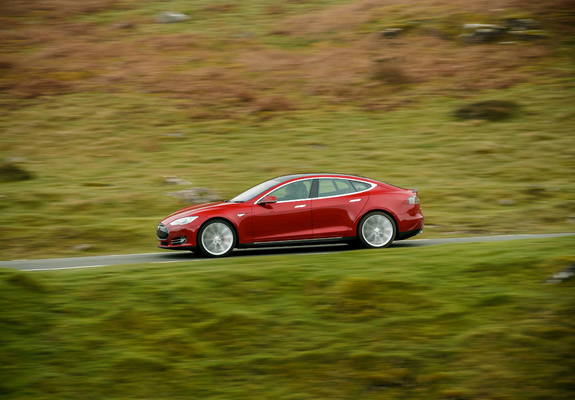 Tesla Model S P85+ UK-spec 2014 photos