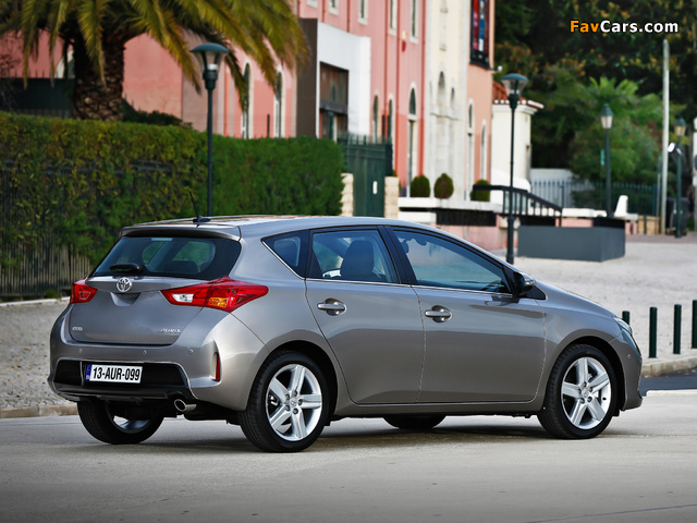 Images of Toyota Auris 2012 (640 x 480)