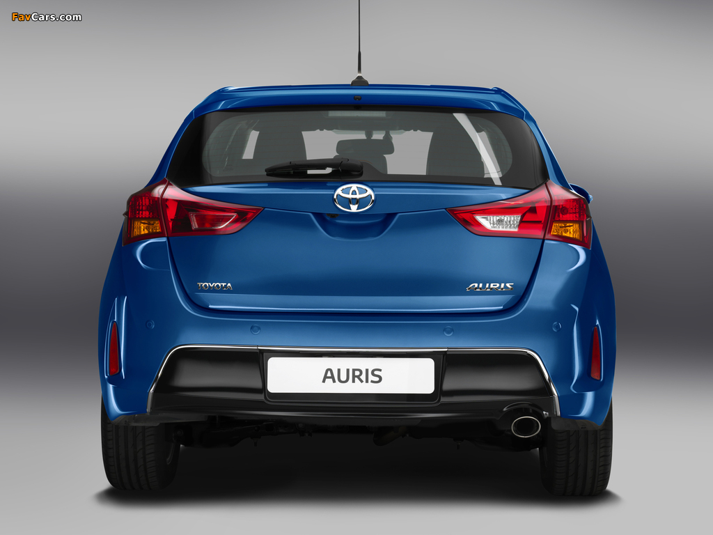 Pictures of Toyota Auris 2012 (1024 x 768)