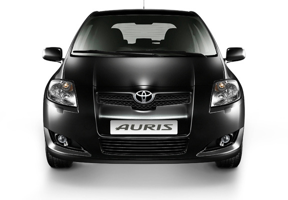 Toyota Auris 5-door 2007–10 photos