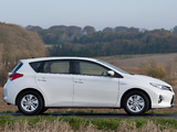 Toyota Auris Hybrid UK-spec 2012 photos