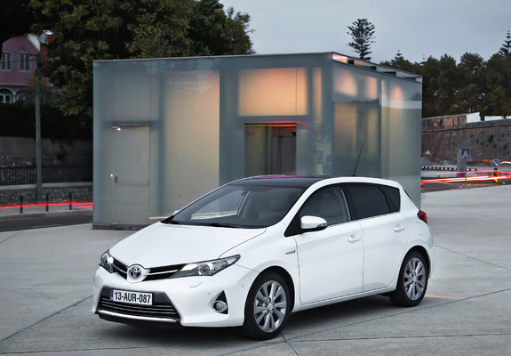 Toyota Auris Hybrid 2012 pictures