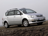 Toyota Avensis Verso 2003–09 pictures