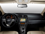 Photos of Toyota Avensis Sedan 2008–11