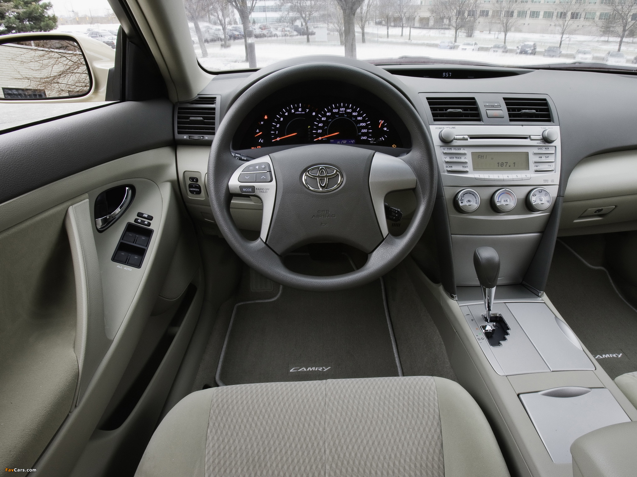 Images of Toyota Camry LE 2009–11 (2048 x 1536)