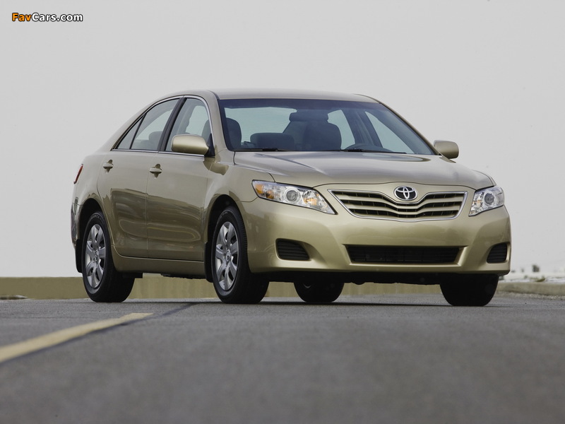 Images of Toyota Camry LE 2009–11 (800 x 600)