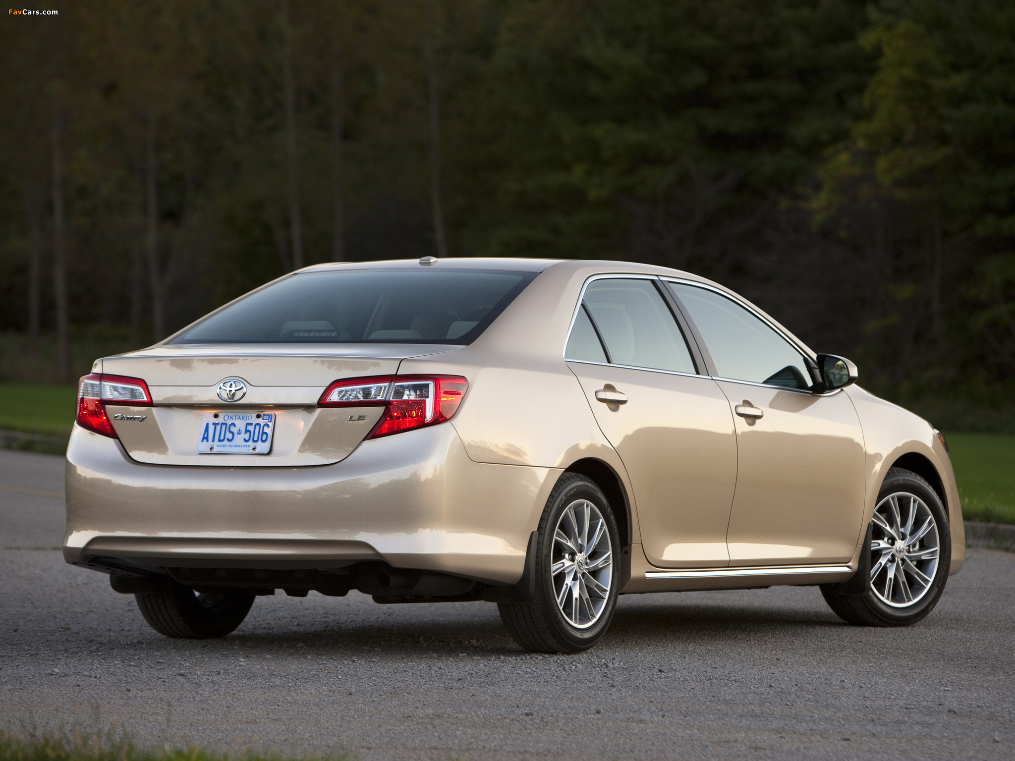 Images of Toyota Camry LE 2011 (2048 x 1536)