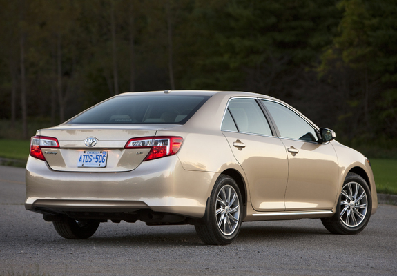 Images of Toyota Camry LE 2011