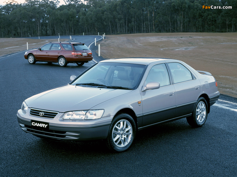 Images of Toyota Camry (800 x 600)