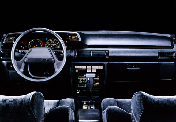 Photos of Toyota Camry Sedan LE US-spec 1986–90
