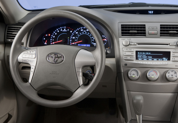 Photos of Toyota Camry LE 2009–11