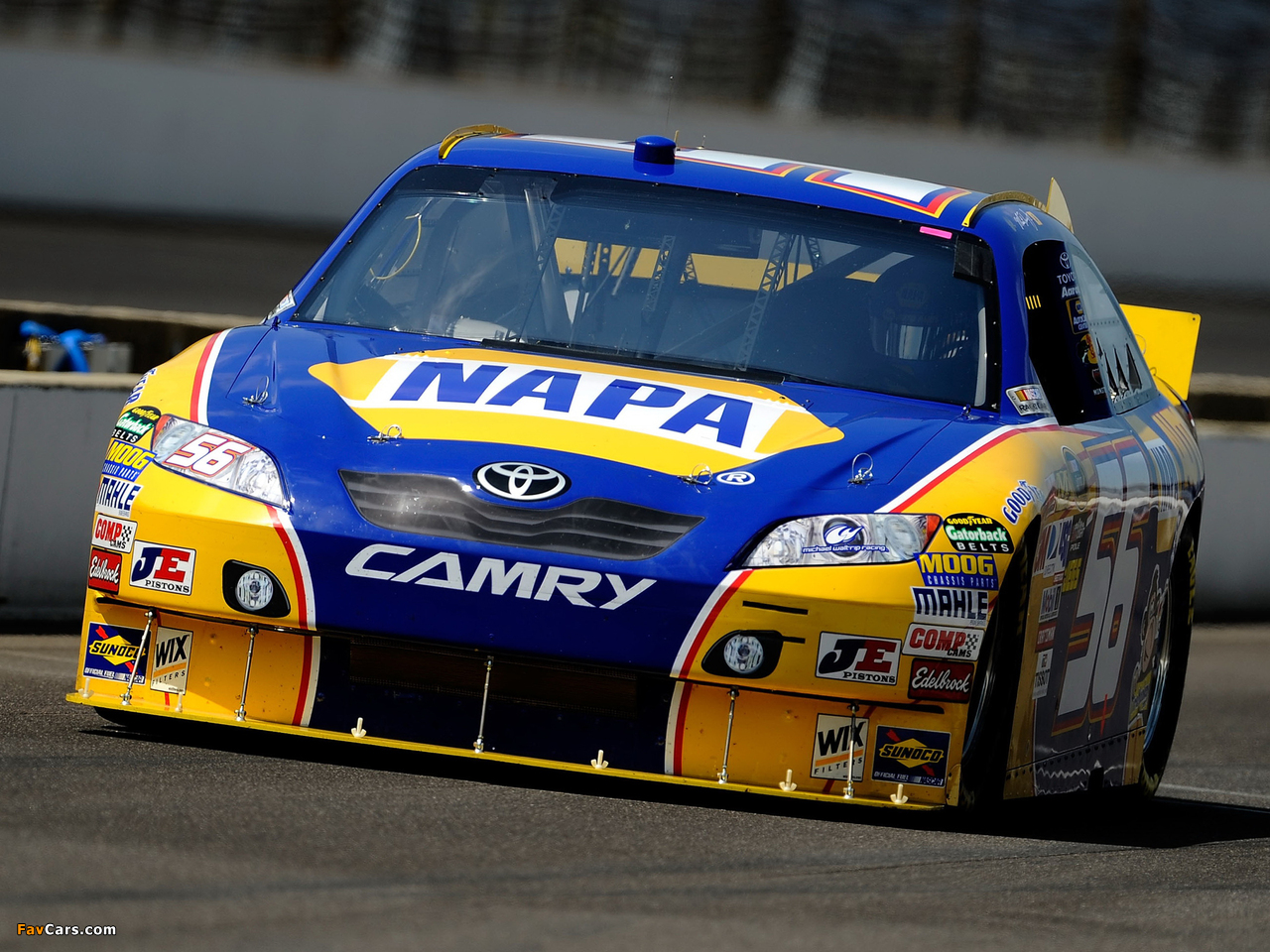Photos of Toyota Camry NASCAR Sprint Cup Series Race Car 2010–11 (1280 x 960)