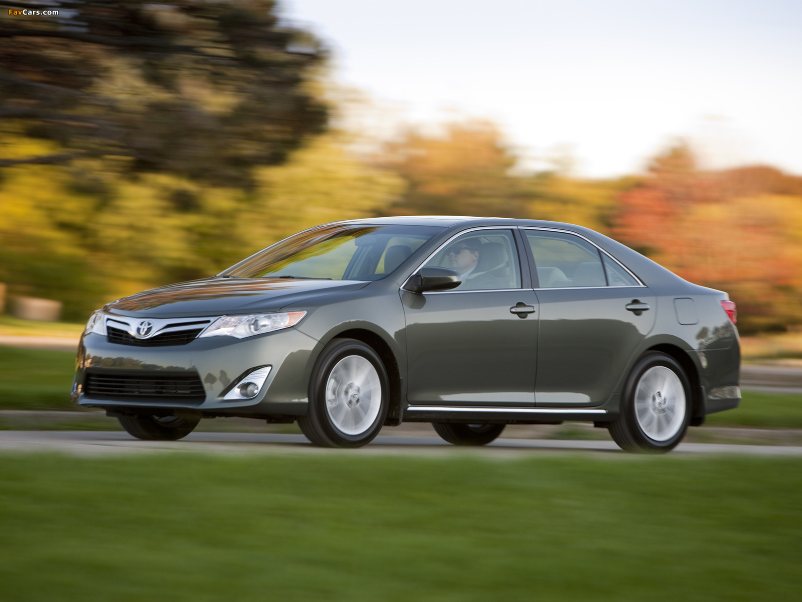 Photos of Toyota Camry XLE 2011 (1600 x 1200)