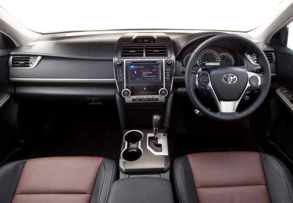 Photos of Toyota Camry Atara SX 2011