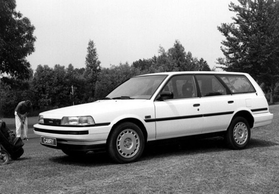 Pictures of Toyota Camry Wagon (V20) 1986–91