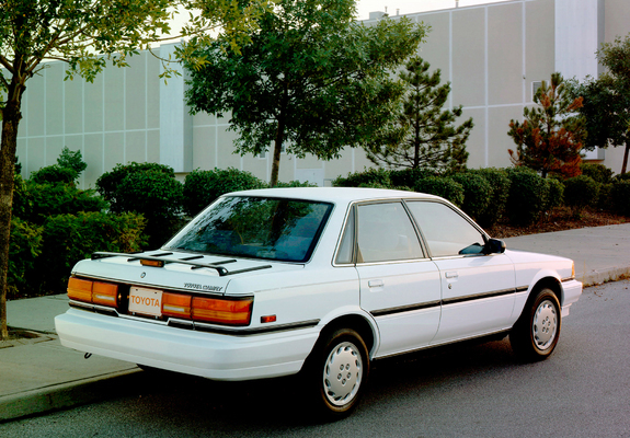 Pictures of Toyota Camry Sedan LE US-spec 1990–91