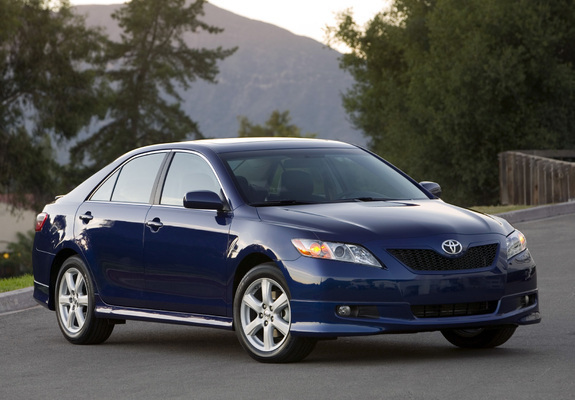 Pictures of Toyota Camry SE 2006–09