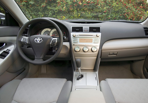 Pictures of Toyota Camry SE 2006–09