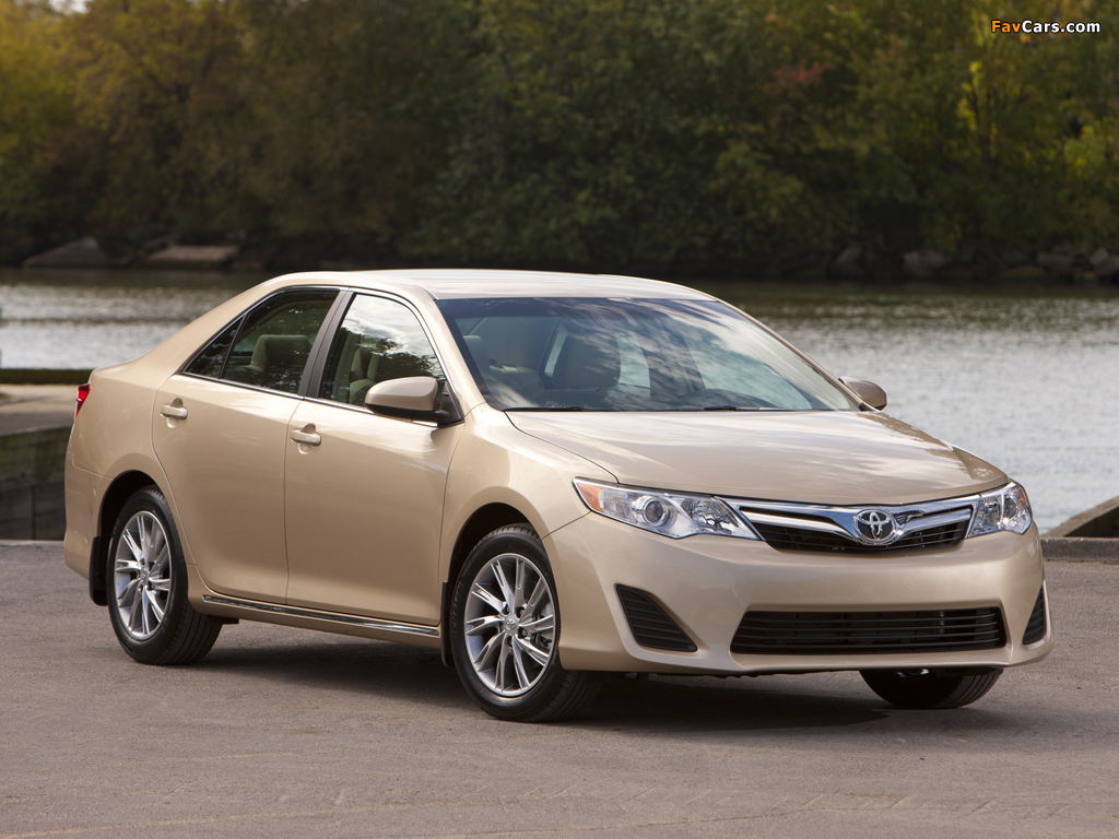 Pictures of Toyota Camry LE 2011 (1024 x 768)