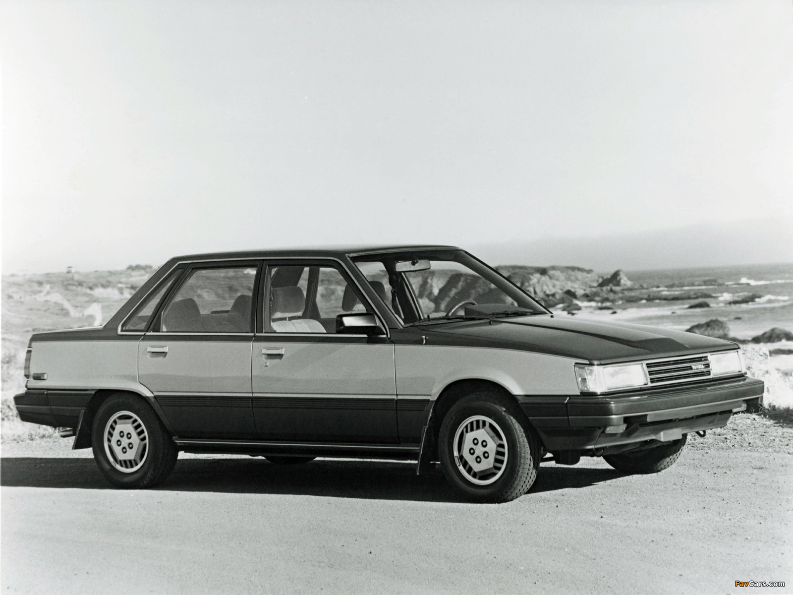 Toyota Camry LE US-spec (V10) 1984–86 images (1600 x 1200)