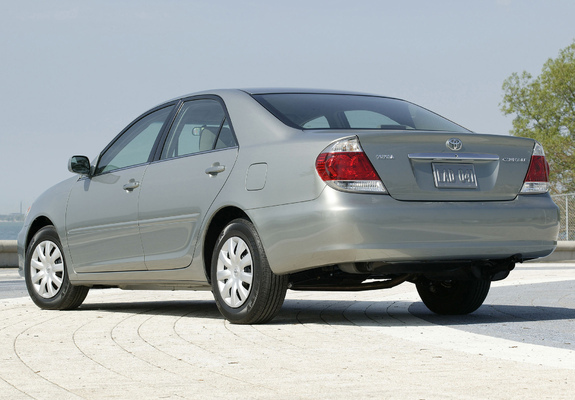 Toyota Camry LE US-spec (ACV30) 2004–06 images