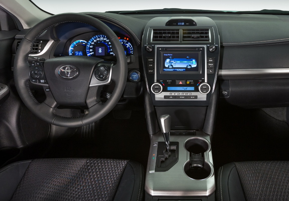 Toyota Camry Hybrid SE 2014 images