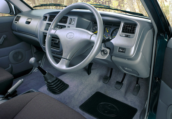 Toyota Condor TX 2002–04 pictures