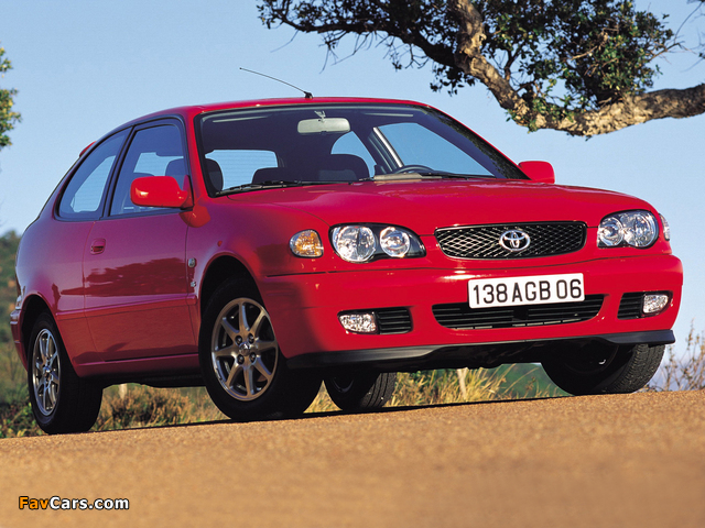 Toyota Corolla Compact 3-door (E110) 1999–2001 images (640 x 480)