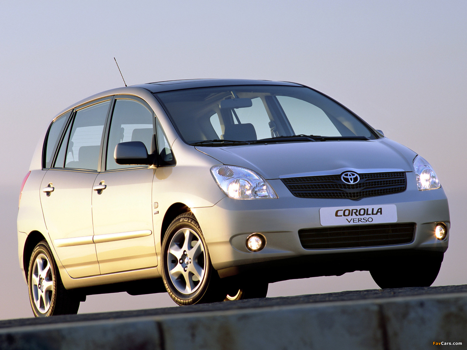Pictures of Toyota Corolla Verso 2001–04 (1600 x 1200)