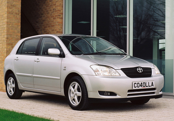 Toyota Corolla 5-door UK-spec 2001–04 wallpapers