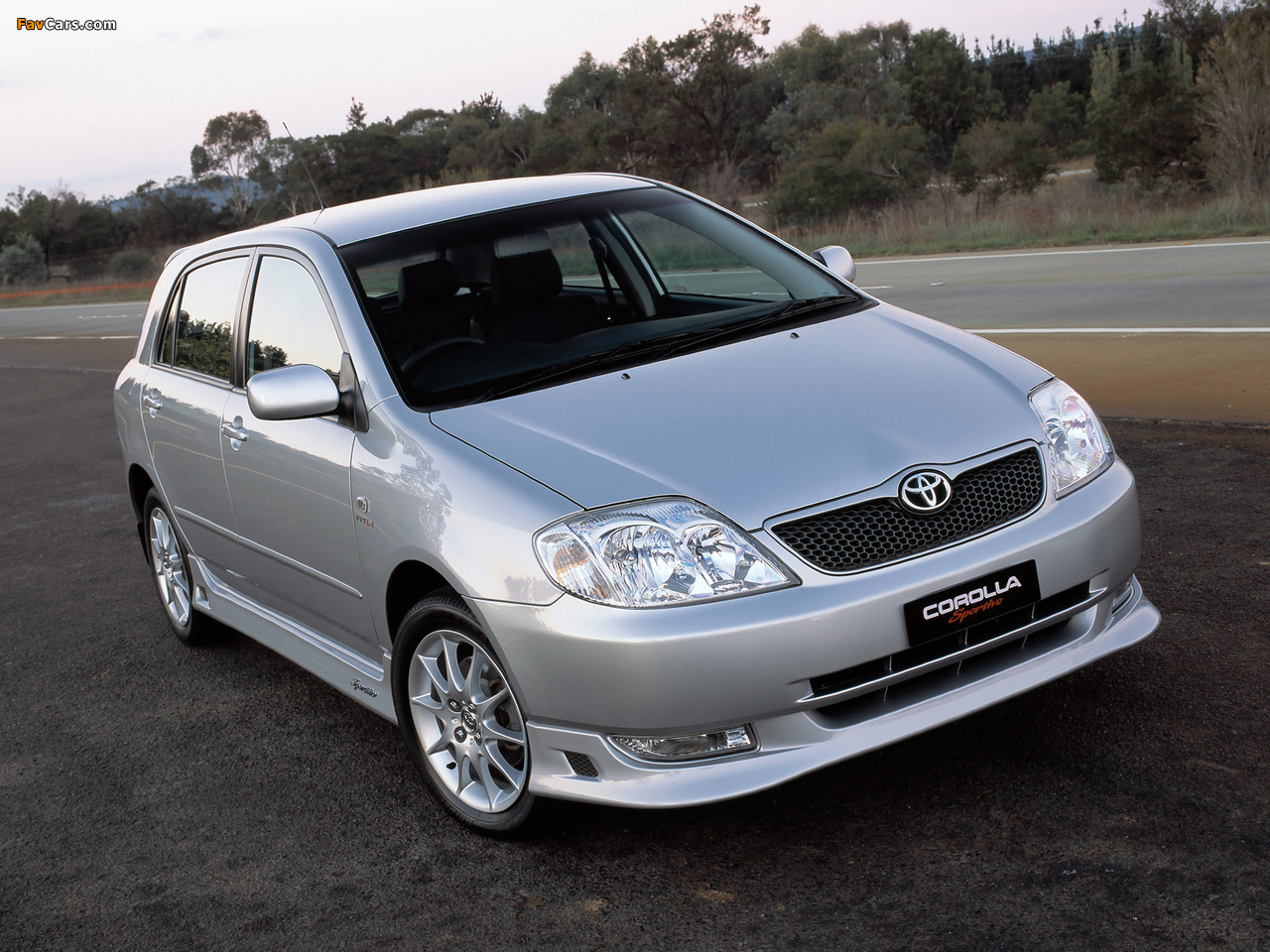 Toyota Corolla Sportivo 5-door 2003–04 photos (1280x960) .