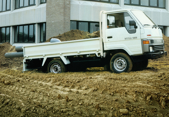 Photos of Toyota Dyna 100 EU-spec (Y60) 1984–95