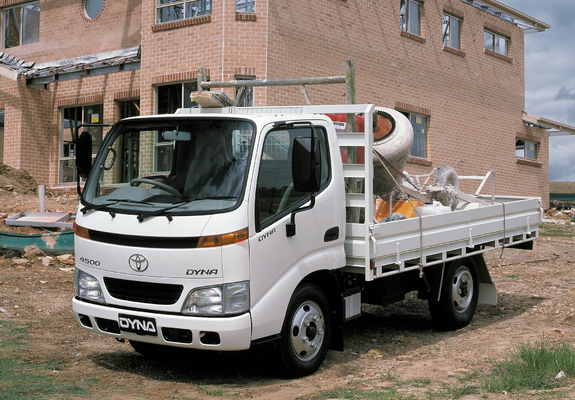 Toyota Dyna 4500 AU-spec 2001–02 images