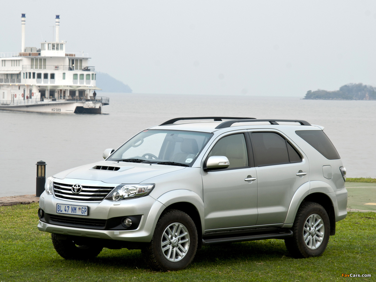 Pictures of Toyota Fortuner ZA-spec 2011 (1280x960)