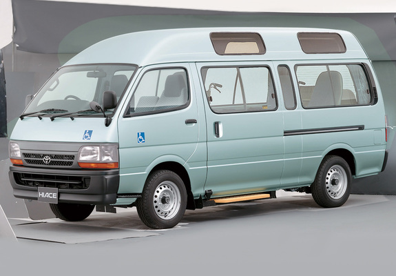 Pictures of Toyota Hiace Personal Chair Cab JP-spec (RZH112V) 1999–2004