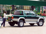 Toyota Hilux Double Cab UK-spec 2001–05 images