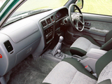 Toyota Hilux Double Cab UK-spec 2001–05 images