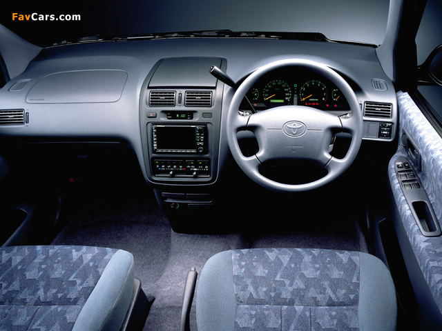 Photos of Toyota Ipsum (XM10G) 1996–2001 (640 x 480)