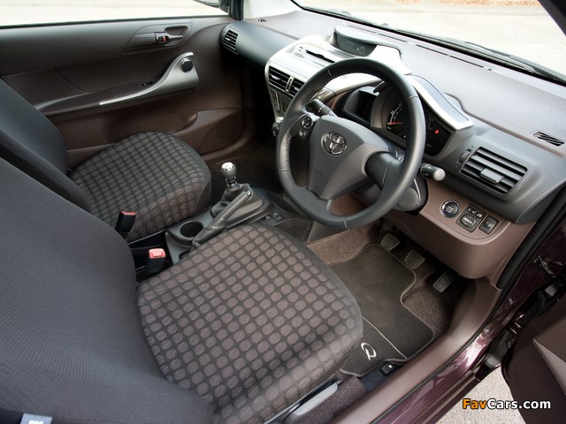 Images of Toyota iQ UK-spec (KGJ10) 2009 (640 x 480)