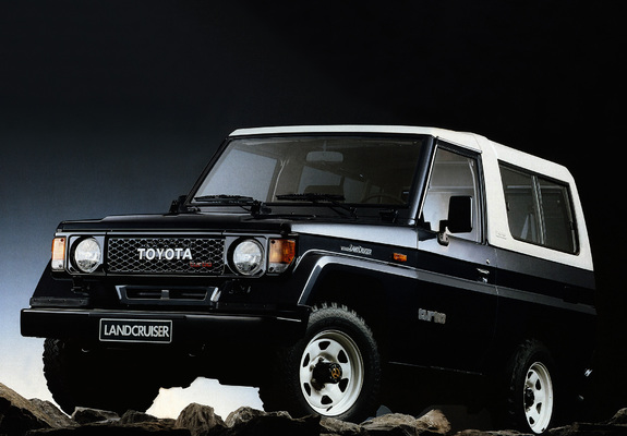 Images of Toyota Land Cruiser II Canvas Top (LJ71) 1985–90
