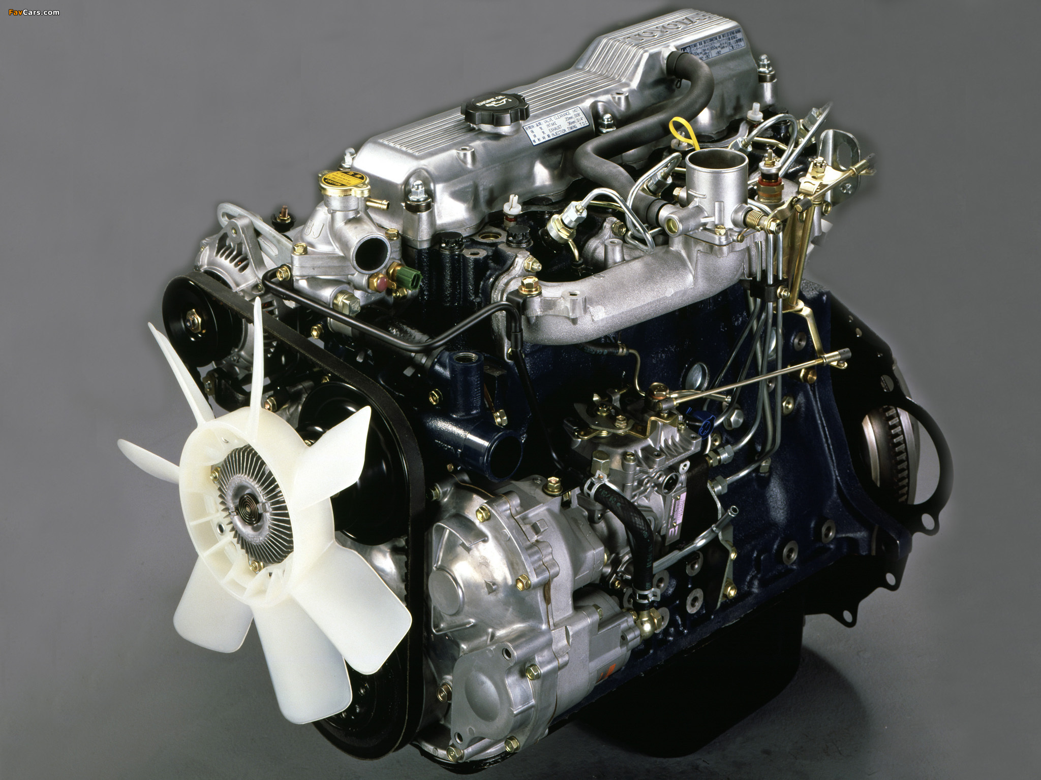 Купить дизельный двигатель 1. Двигатель 3b Toyota. Двигатель Тойота b3. Двигатель 14b Toyota. Мотор дизель 3dm515.