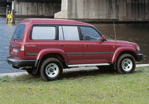 Toyota Land Cruiser 80 Customwagon 1991–97 wallpapers
