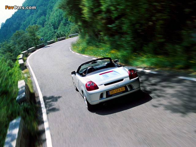 Pictures of Toyota MR2 Roadster 2002–07 (640 x 480)
